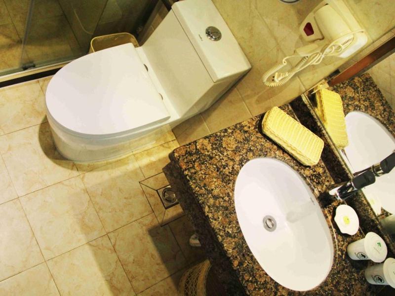 Greentree Inn Shandong Qingdao Development District Sdust Express Hotel Екстер'єр фото